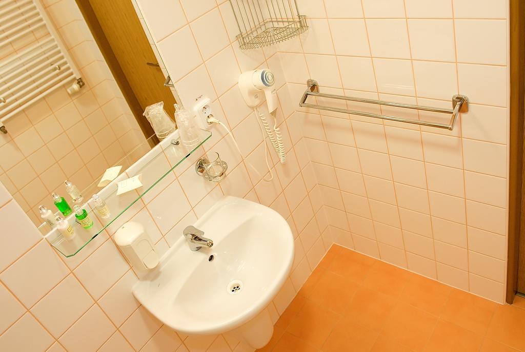 Hotel Rieger Garni Jičín الغرفة الصورة