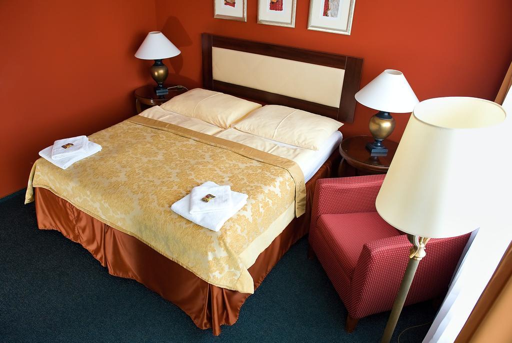 Hotel Rieger Garni Jičín الغرفة الصورة